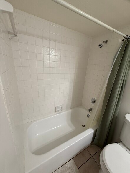 Building Photo - 9311 Lennex Ln