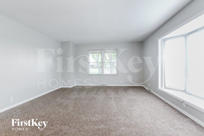 Building Photo - 5412 E Edgewood Ave