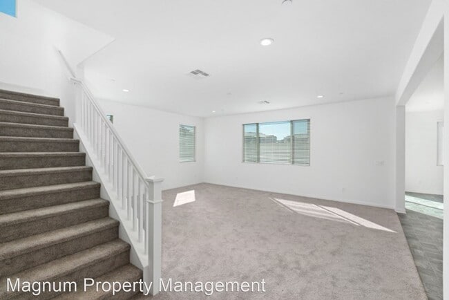 Building Photo - 7 br, 4.5 bath House - 32929 Hutton Way