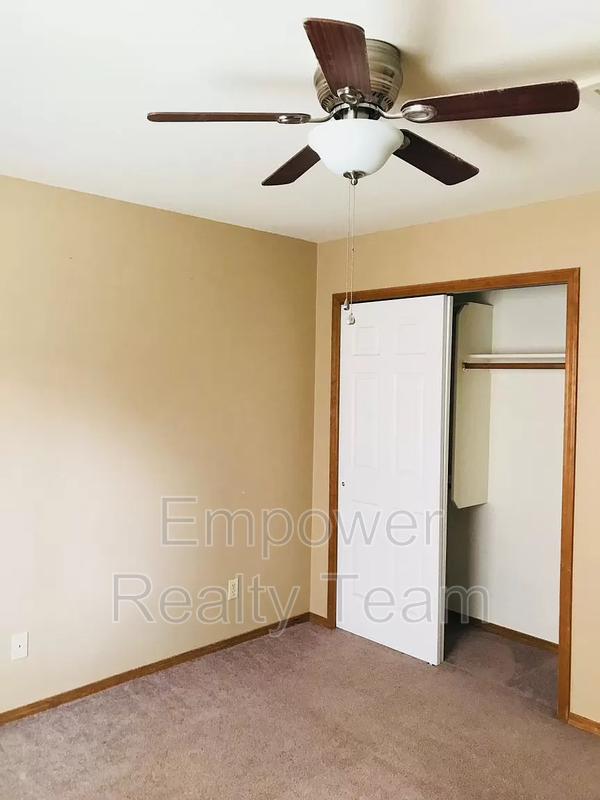 Building Photo - 8097 Parsonage Ln