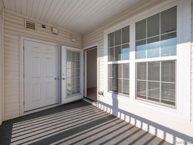 Building Photo - 964 W Summerfield Gln Cir