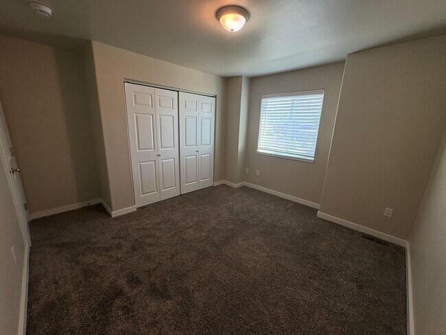 Building Photo - 2509-2509 SW Cascade Mountain Ln