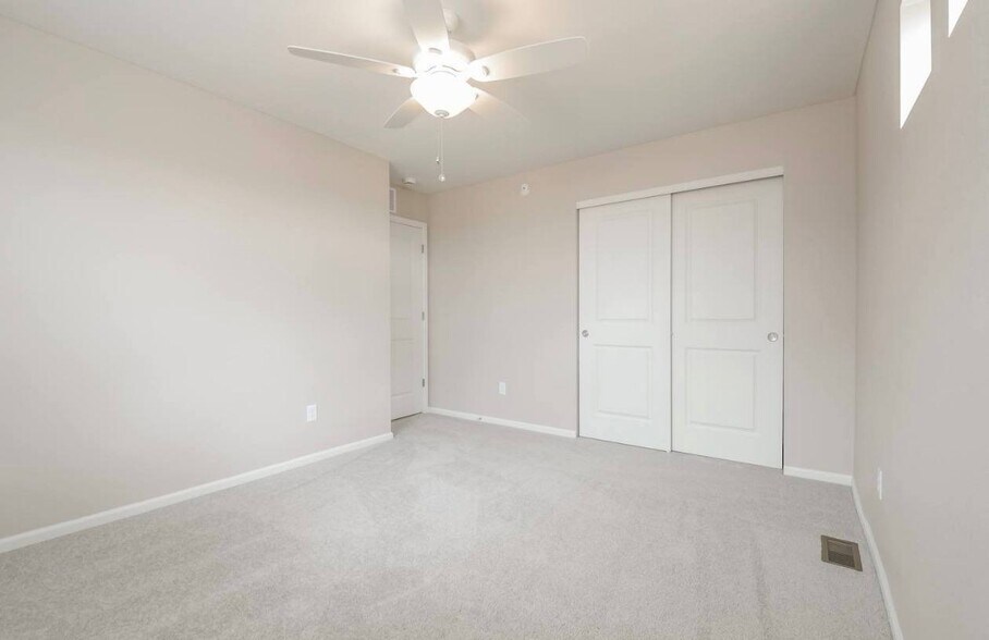 Building Photo - 10169 Scranton Ct