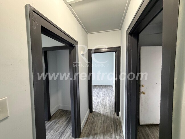 Building Photo - 327-2 Robinson-