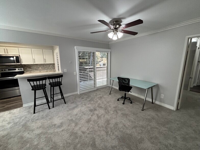 Building Photo - 7972 Mission Center Ct