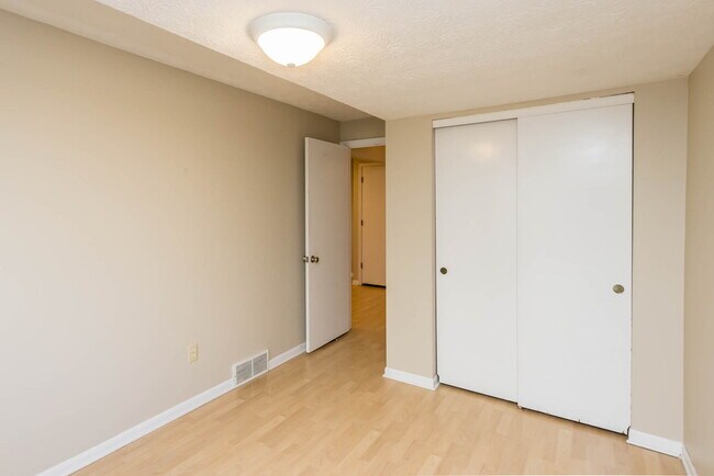 Building Photo - 5334 Tara Hill Dr