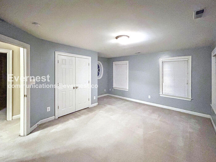 Building Photo - 3204 Eagles Watch