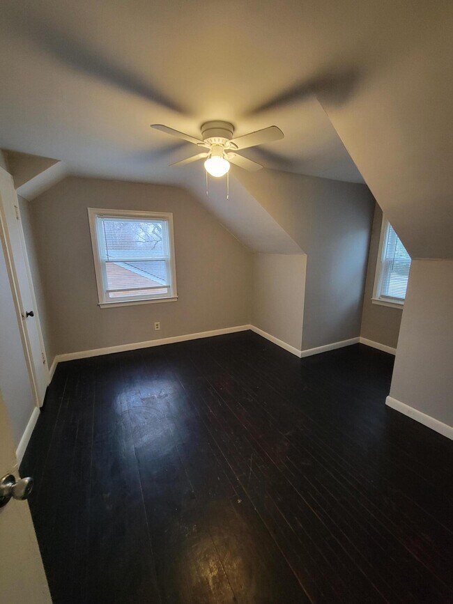 Building Photo - 1775 Harrodsburg Rd