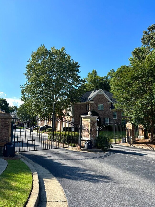 Building Photo - For Rent: Spacious 3-Bedroom, 2.5-Bath Townhome in Villages at Huntcrest – Lawrenceville, GA