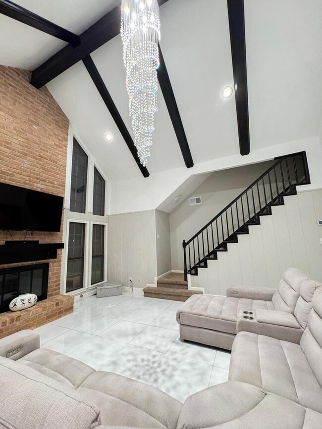 Building Photo - 2330 Walnut Ridge Dr