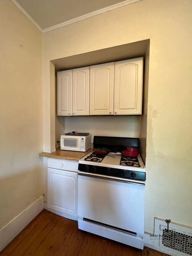 Building Photo - 95 Upland Rd