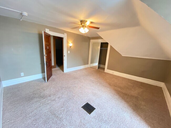 Building Photo - 1470 Neil Ave
