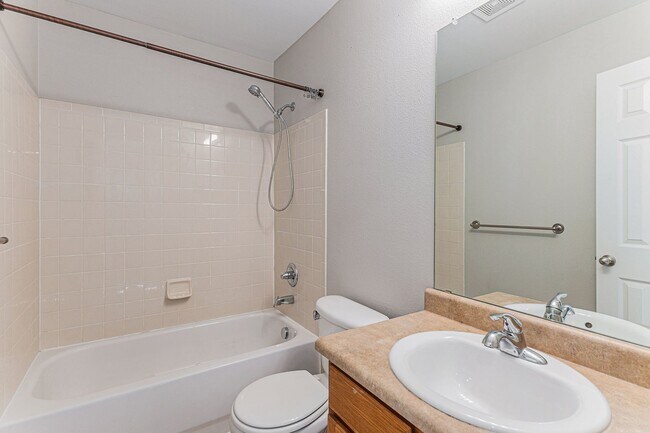 Building Photo - Single family 4 bed 3 bath for rent