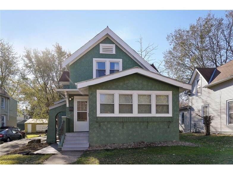 Building Photo - 266 King St W