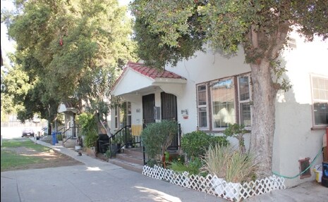 Building Photo - 853 W 97th Street