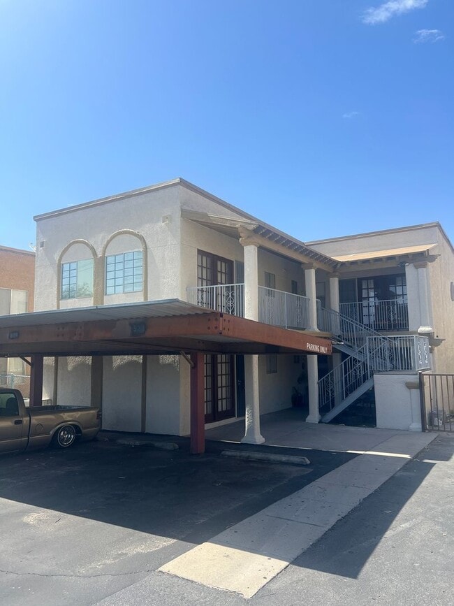 Building Photo - FULLY REMODELED 1 BED. APT. / AVAILABLE FOR SELF VIEWING!