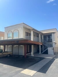 Building Photo - FULLY REMODELED 1 BED. APT. / AVAILABLE FO...