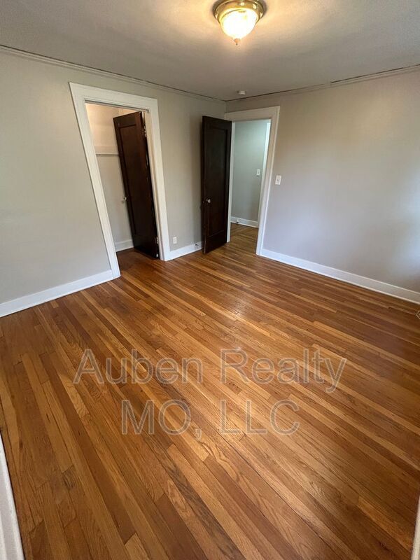 Building Photo - 5432 Harrison St