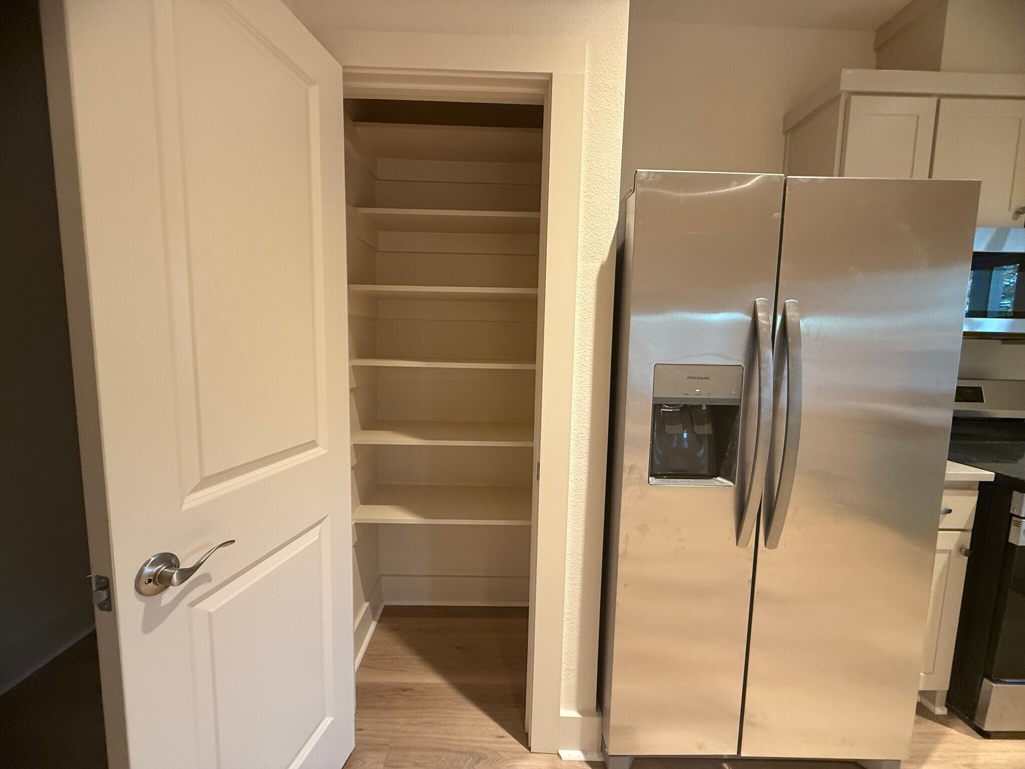 Building Photo - 104 Kirkland St