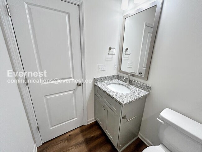 Building Photo - 825 Key St