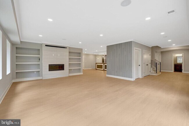 Building Photo - 6226 Kellogg Dr