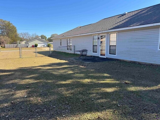 Building Photo - 408 Sunshine Way