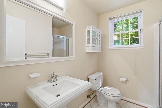Building Photo - 2391 Hunters Square Ct