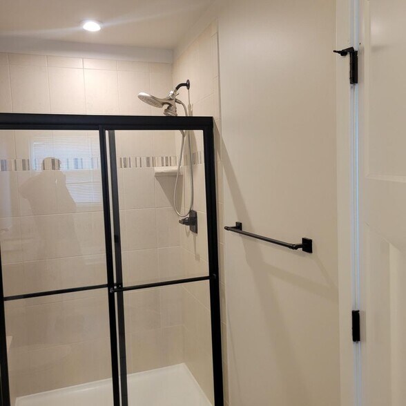 Building Photo - 18109 Red Cedar Rd