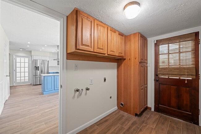 Building Photo - 8114 Coolshire Ln