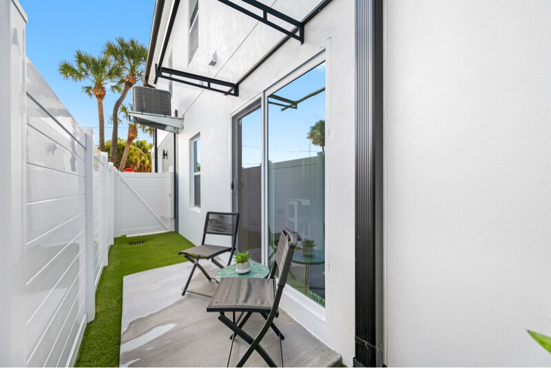 Building Photo - 527 N Garden Ave