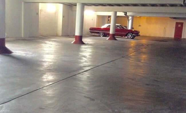 Building Photo - 5841 Devonshire Ave