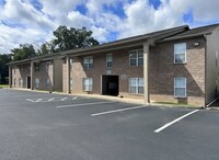 Building Photo - Pet Friendly 2-Bedroom Apartments in Maryv...