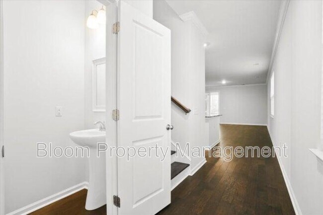 Building Photo - 332 Long Pier St