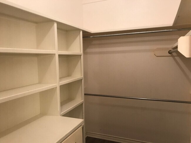 Building Photo - 3106 Silkwood Dr