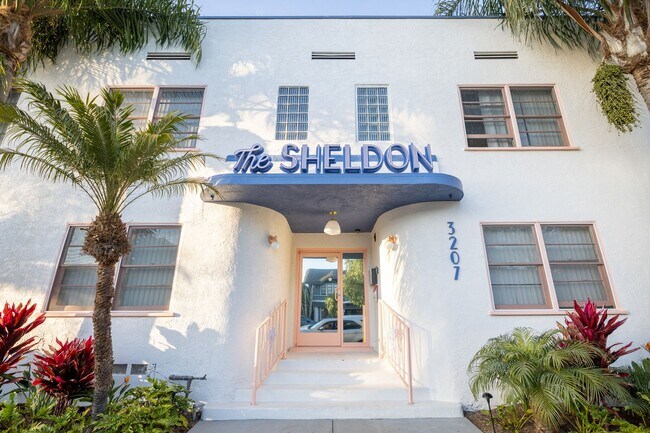 Building Photo - Newly Renovated Studio on 2nd Street- Long Beach