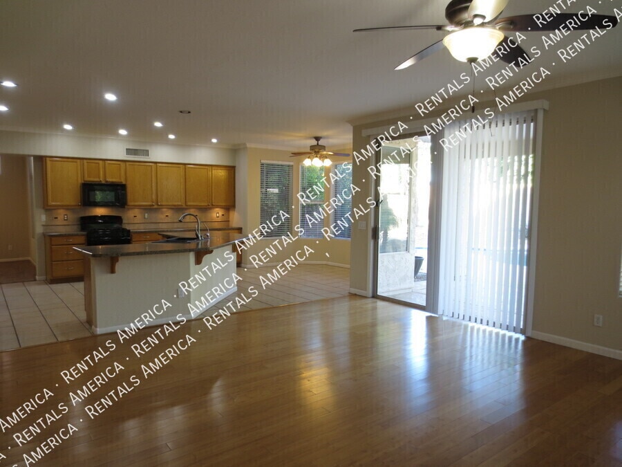 Building Photo - 2671 S Leonard Pl