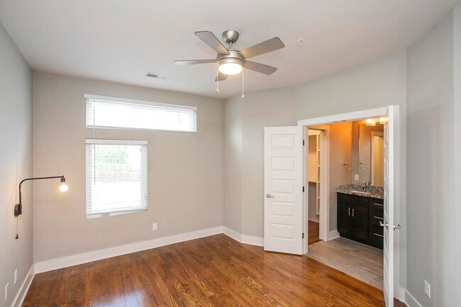 Building Photo - 1025 Dickerson Pike