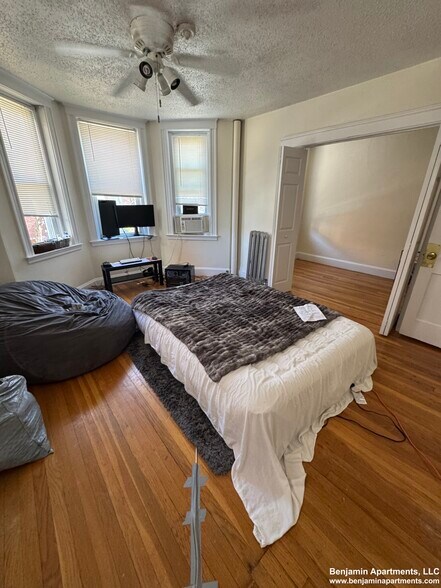 Building Photo - 5 Barrows St