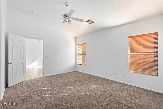 Building Photo - 3305 N Everest