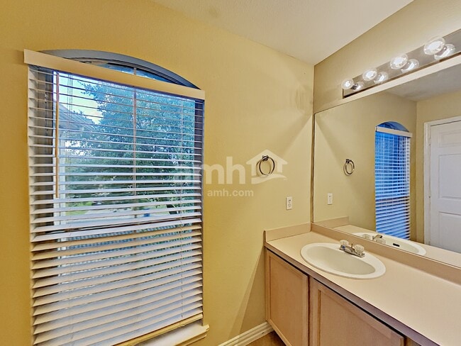 Building Photo - 4103 Chiselhurst