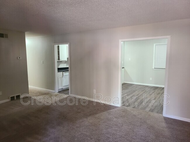 Building Photo - 5545 Apple Blossom Dr