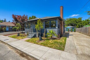 Building Photo - 821 NE Holman St