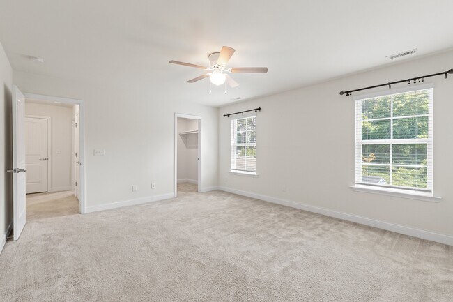 Building Photo - 404 Avery Glenn Way
