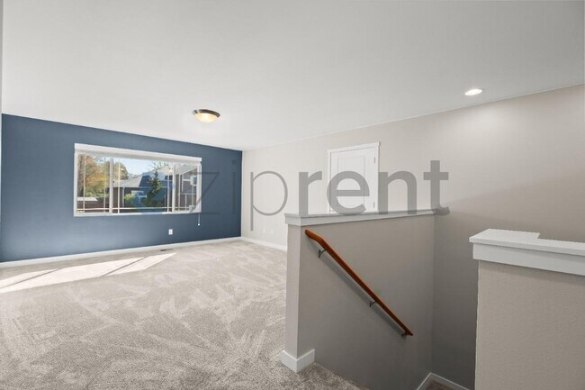 Building Photo - 722 85th Dr SE