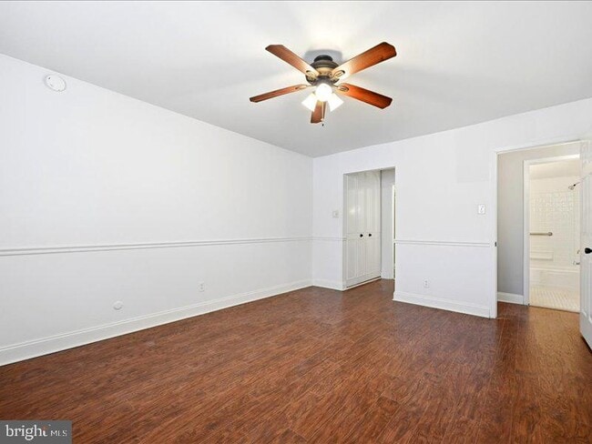 Building Photo - 421 Drummers Ln