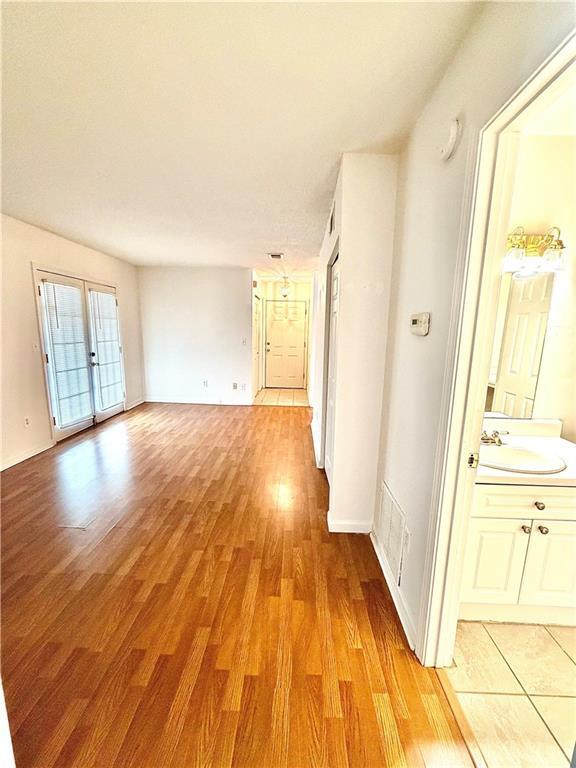 Building Photo - 3595 Woodbriar Cir