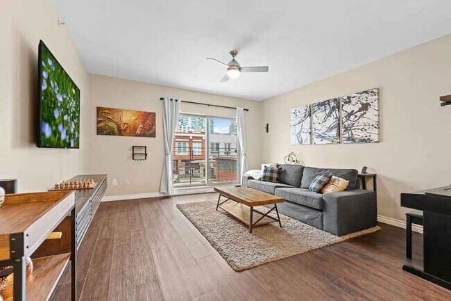 Building Photo - 450 J St