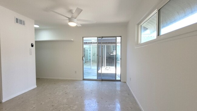 Building Photo - Beautiful University City Home