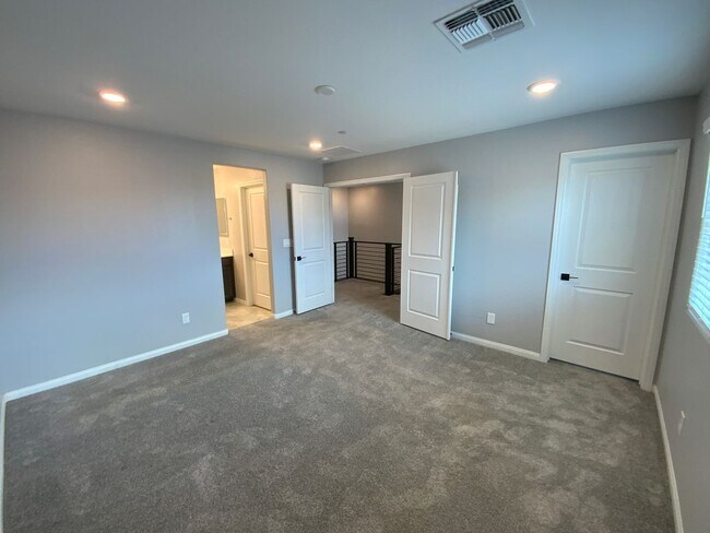 Building Photo - Townhouse in Summerlin North