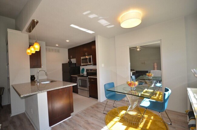 Building Photo - 1601 Faro Dr